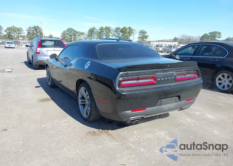 2022 Dodge Challenger R/T z USA, uszkodzony, nr VIN 2C3CDZBT1NH124962